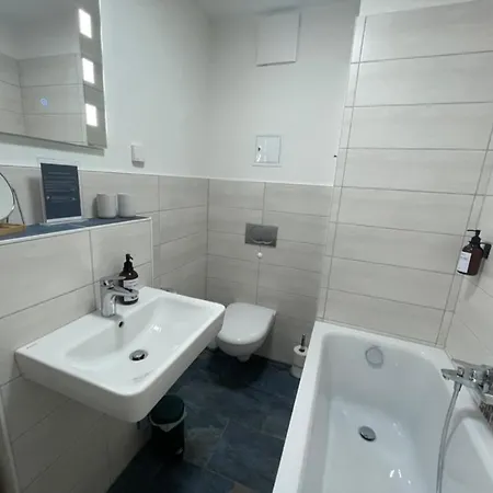 Offline - Moderne Apartments In Eichwalde Fuer Bis Zu 12 Personen Apartment