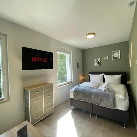 Offline - Moderne Apartments In Eichwalde Fuer Bis Zu 12 Personen Apartment Eichwalde